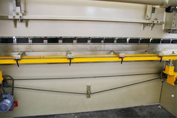 后擋料.jpg 后擋料.jpg